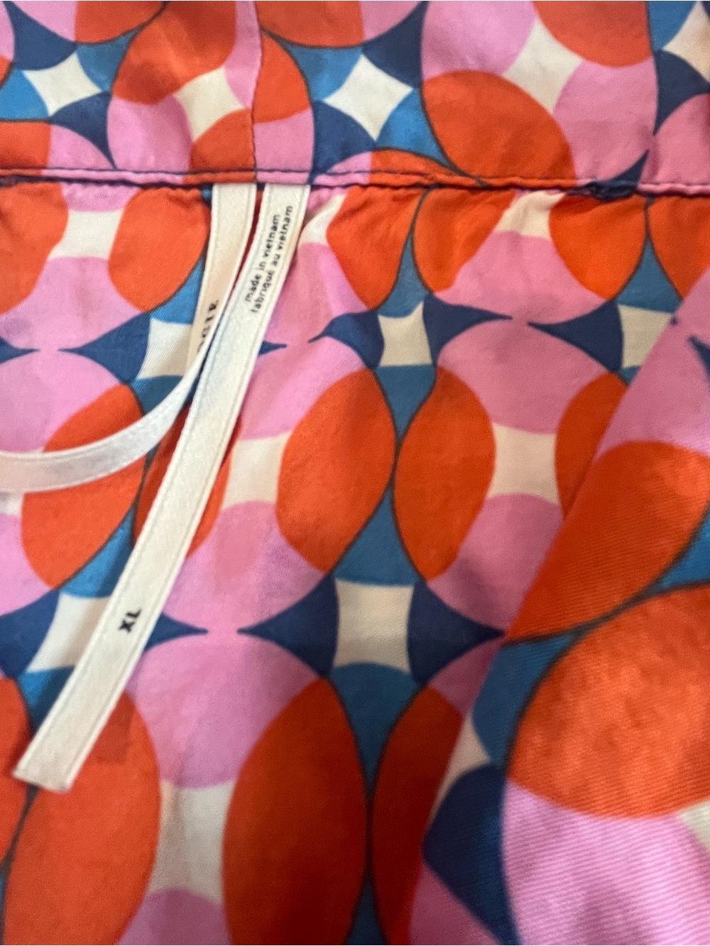 Anthropologie Women’s Short Pajama Set in Coral Pink Geometric Print size L/XL - Picture 3 of 6